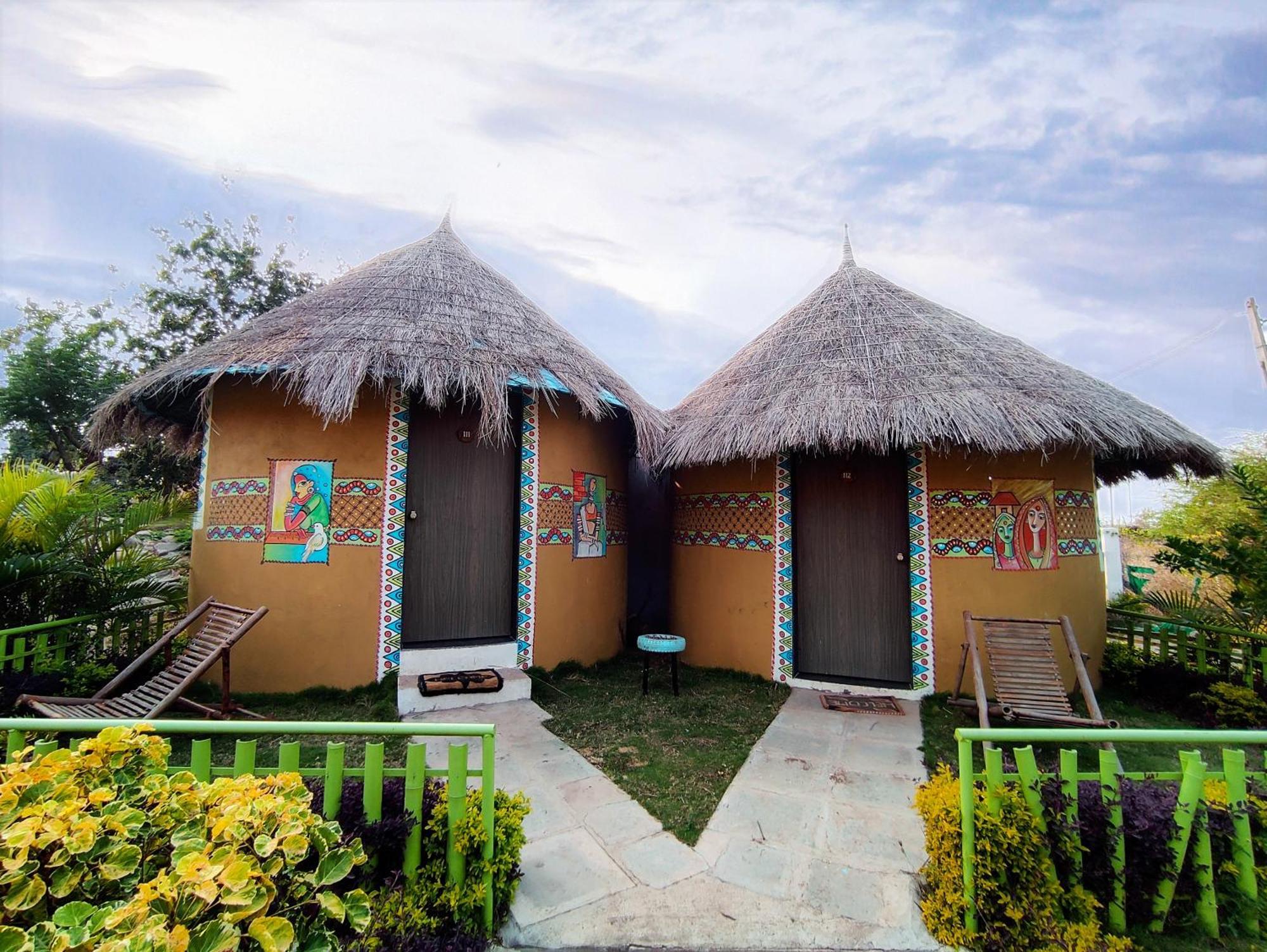 Van Vagdo Resort Rajpipla Exterior foto